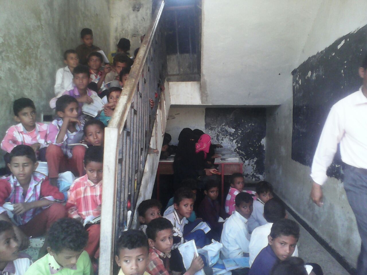 مدرسة المتوكل الأساسية الثانوية